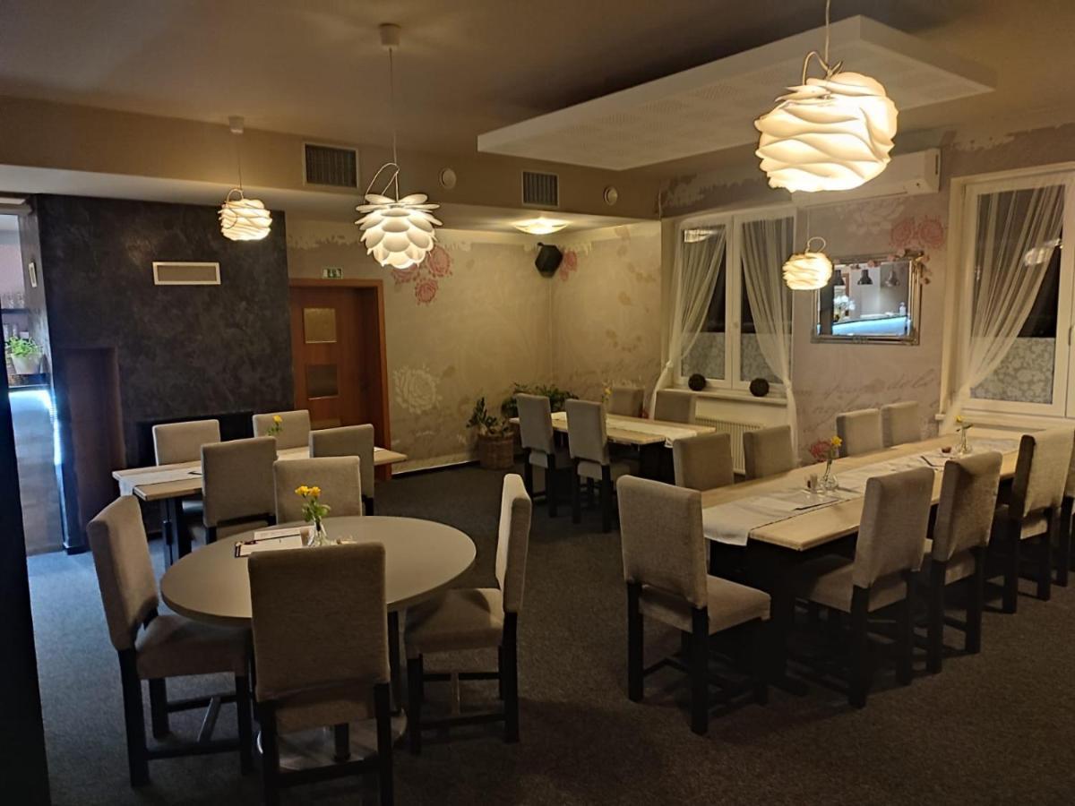 מלון Havířov Restaurace A Penzion U Lesa מראה חיצוני תמונה